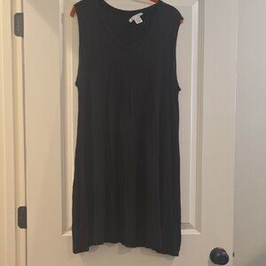 Black Sleeveless Dress